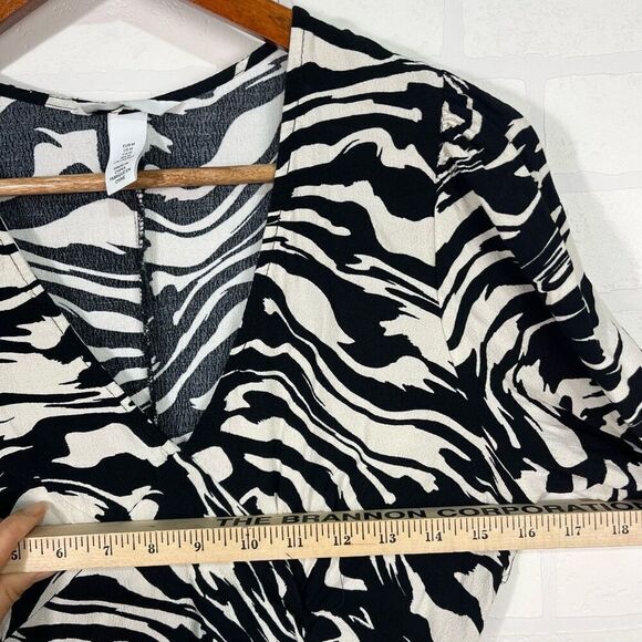 H&M Womens Puff Sleeve Creped Dress Size Medium Zebra Striped Dress - Picture 10 of 15